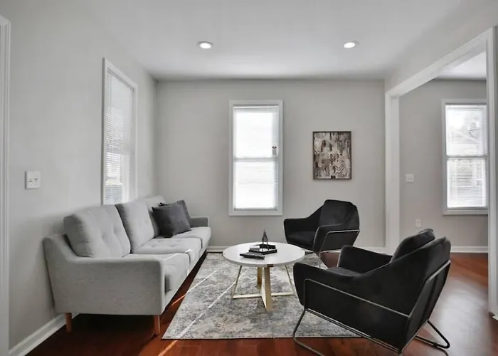Modern 4br Home. King Bed. Fenced Yard. Sleeps 10. Near Osu And Downtown