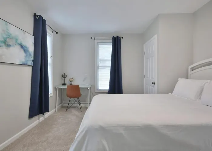 Modern 4br Home. King Bed. Fenced Yard. Sleeps 10. Near Osu And Downtown * Columbus