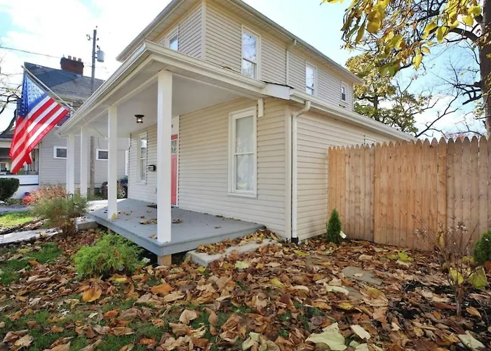Modern 4br Home. King Bed. Fenced Yard. Sleeps 10. Near Osu And Downtown * Columbus