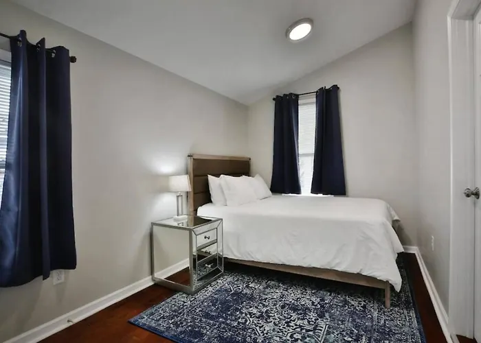 Modern 4br Home. King Bed. Fenced Yard. Sleeps 10. Near Osu And Downtown * Columbus