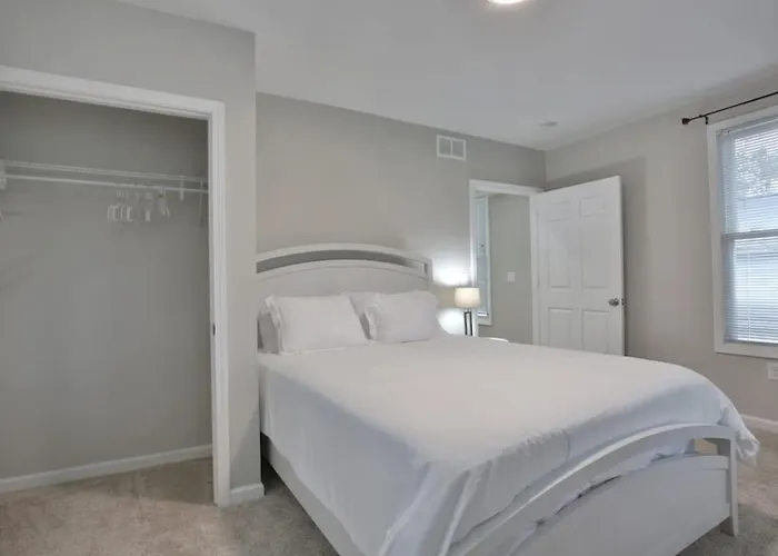 Modern 4br Home. King Bed. Fenced Yard. Sleeps 10. Near Osu And Downtown