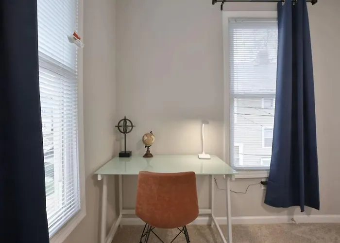 Сasa de vacaciones Modern 4br Home. King Bed. Fenced Yard. Sleeps 10. Near Osu And Downtown Columbus