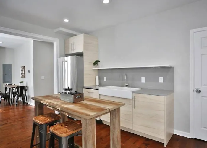 Modern 4br Home. King Bed. Fenced Yard. Sleeps 10. Near Osu And Downtown * Columbus