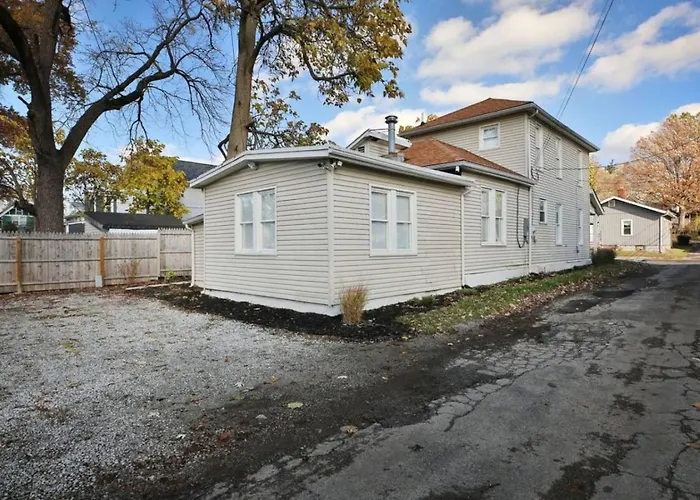 Modern 4br Home. King Bed. Fenced Yard. Sleeps 10. Near Osu And Downtown Сasa de vacaciones